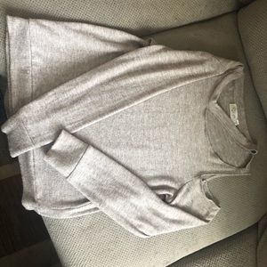 Sweater/long sleeve shirt